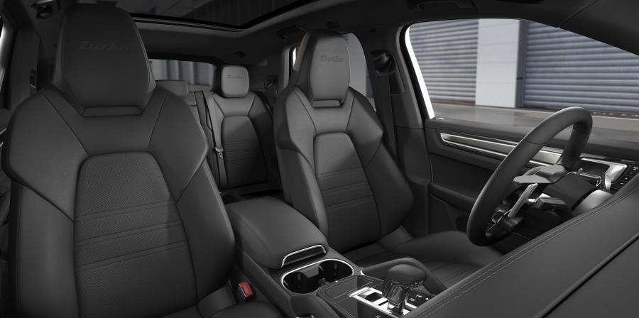 Интерьер Porsche Cayenne Turbo 2017 года  (WW) (фото 41 из 45)
